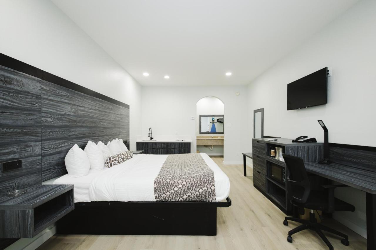 Sapphire Inn & Suites Deer Park Kültér fotó