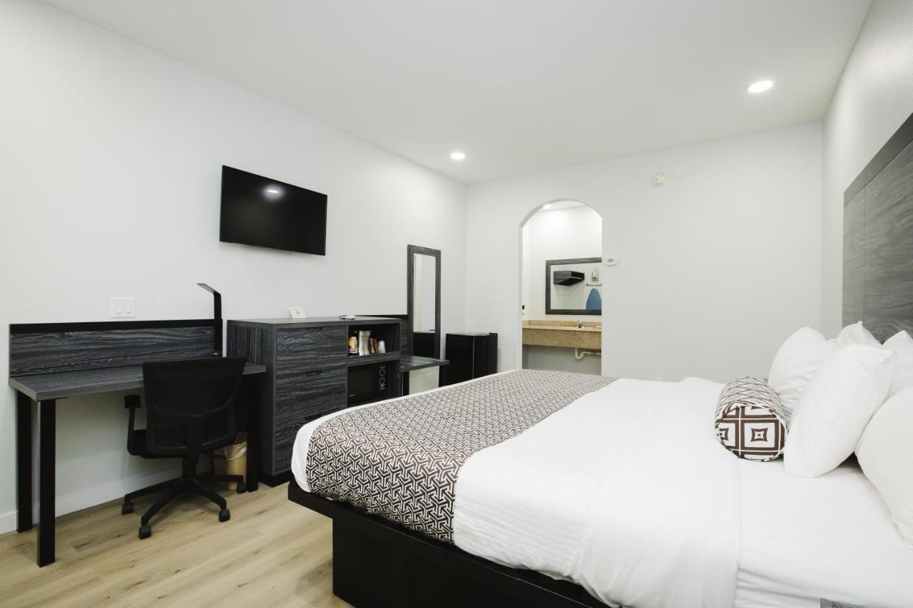 Sapphire Inn & Suites Deer Park Kültér fotó