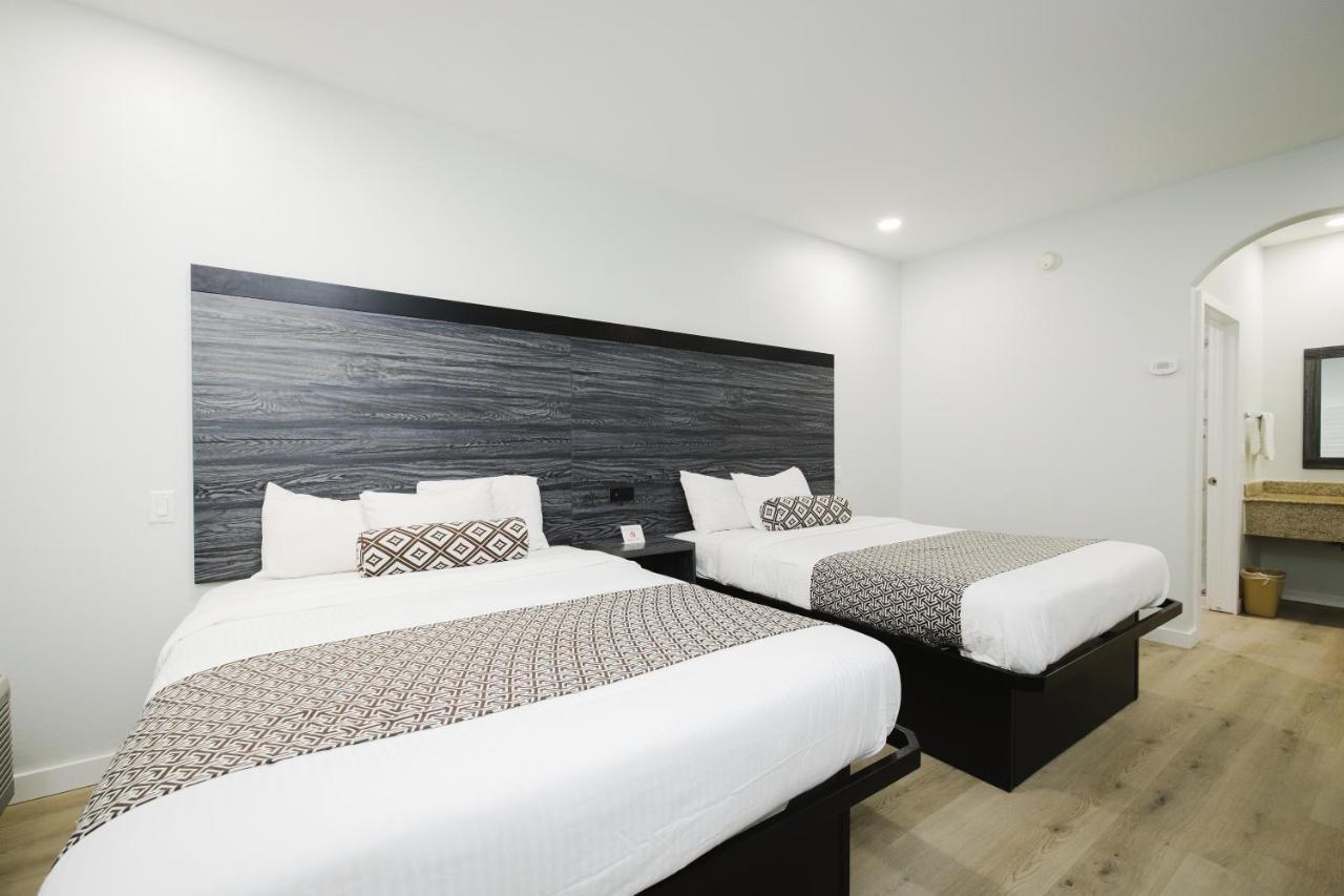 Sapphire Inn & Suites Deer Park Kültér fotó