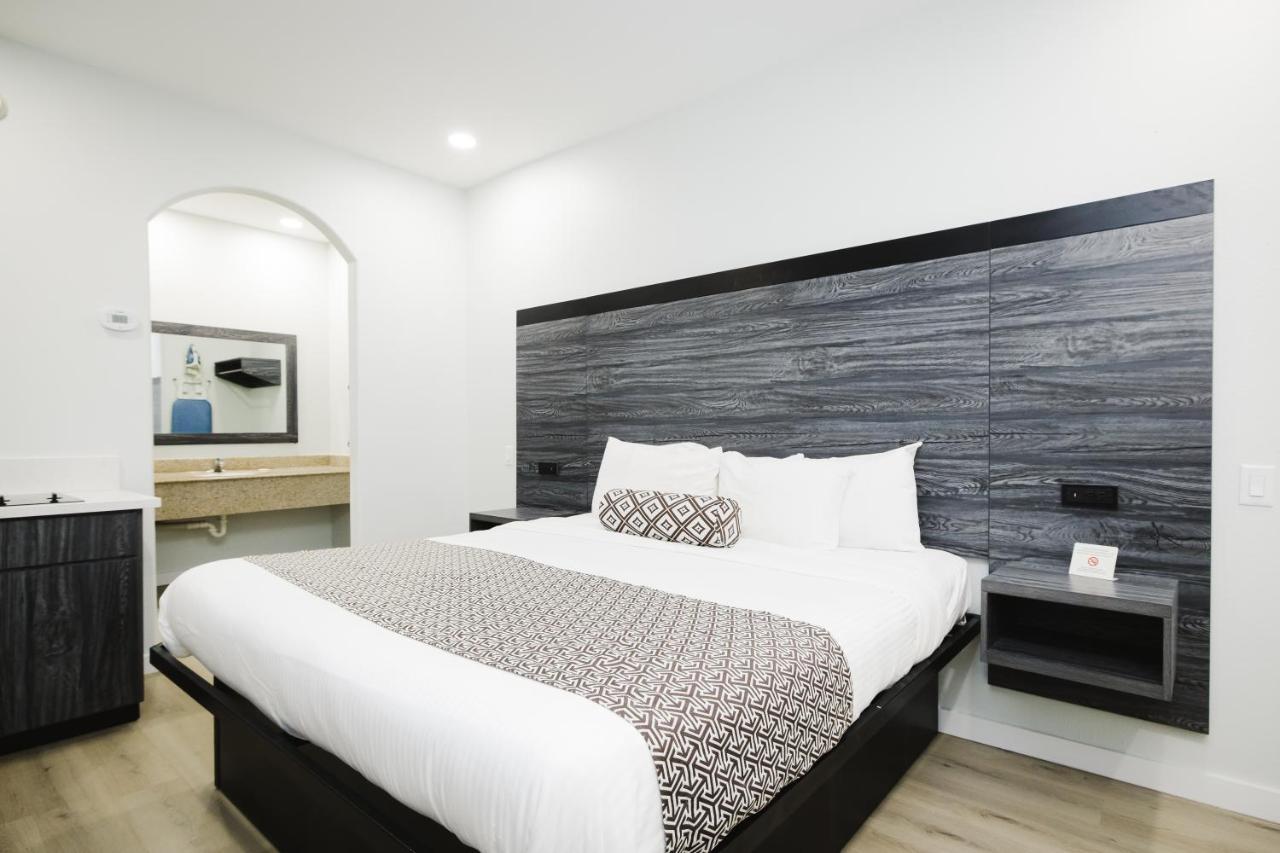 Sapphire Inn & Suites Deer Park Kültér fotó