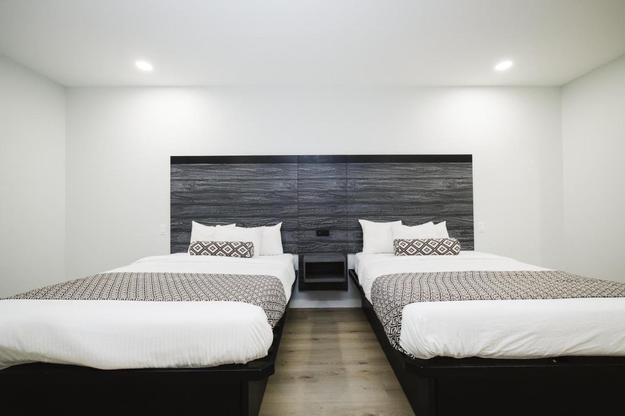 Sapphire Inn & Suites Deer Park Kültér fotó