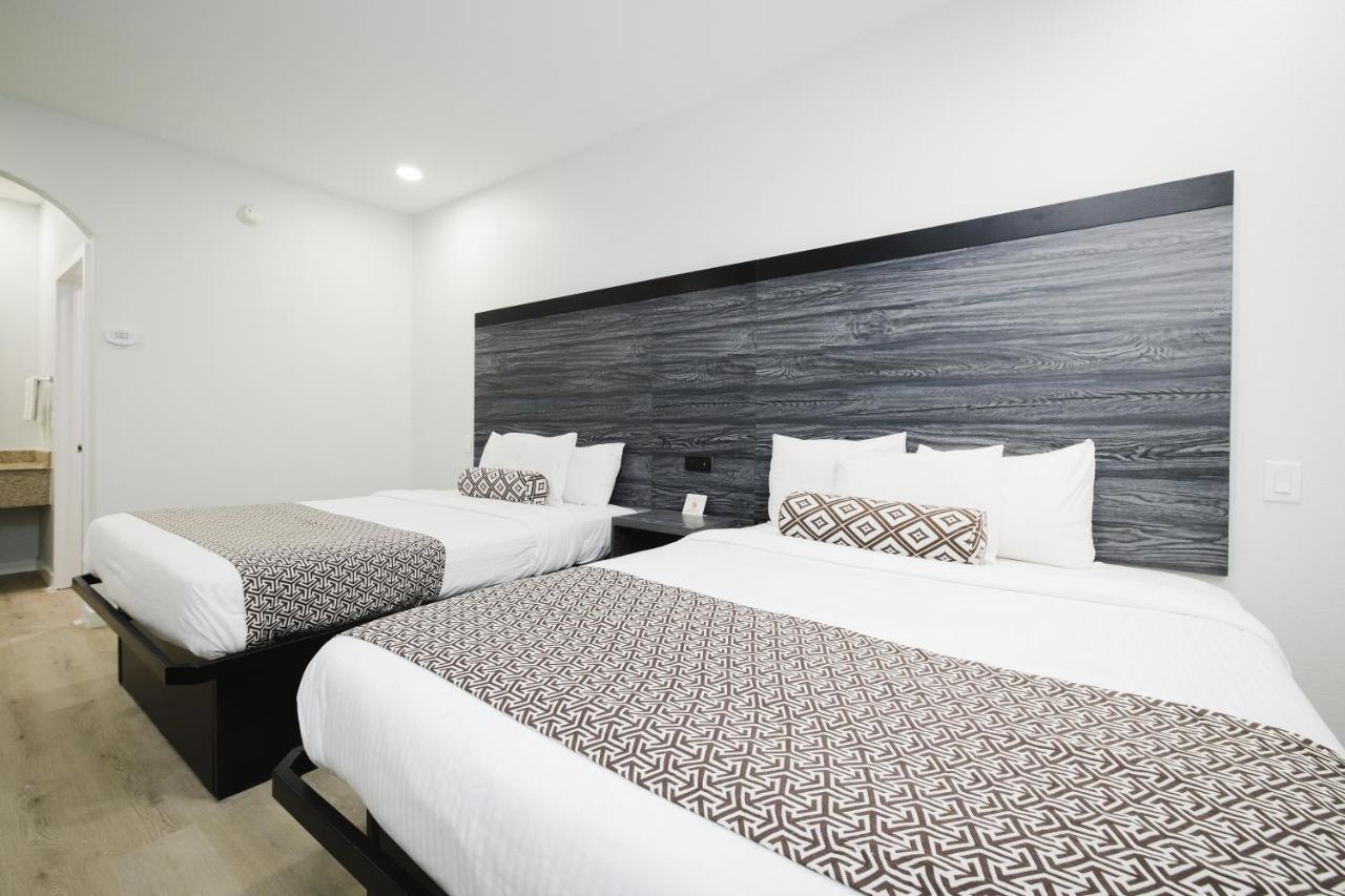 Sapphire Inn & Suites Deer Park Kültér fotó