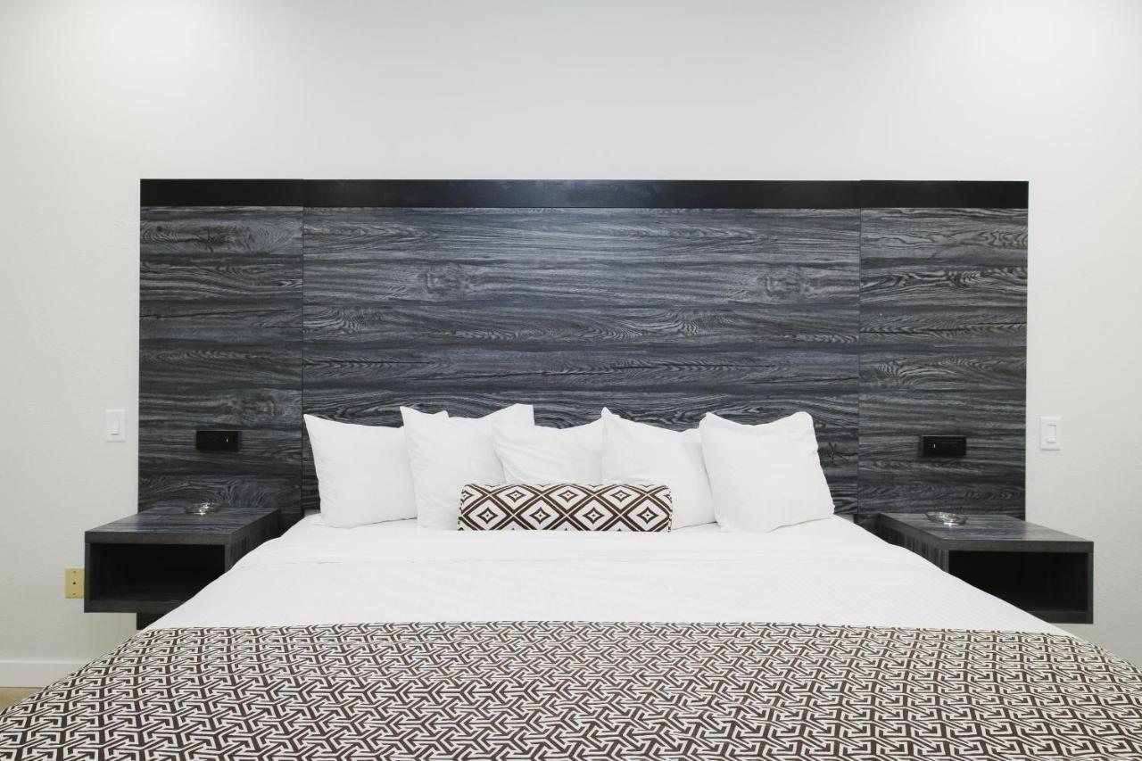 Sapphire Inn & Suites Deer Park Kültér fotó