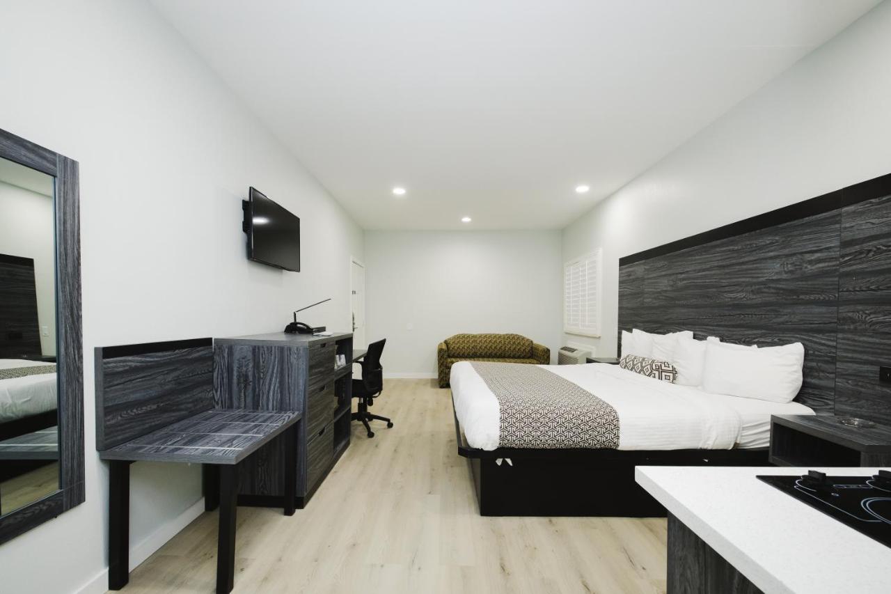 Sapphire Inn & Suites Deer Park Kültér fotó
