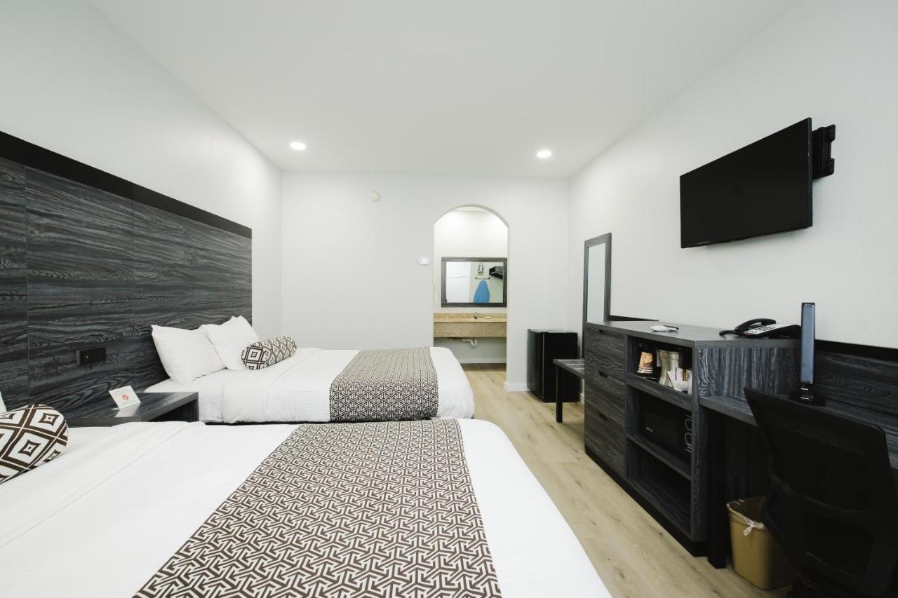 Sapphire Inn & Suites Deer Park Kültér fotó