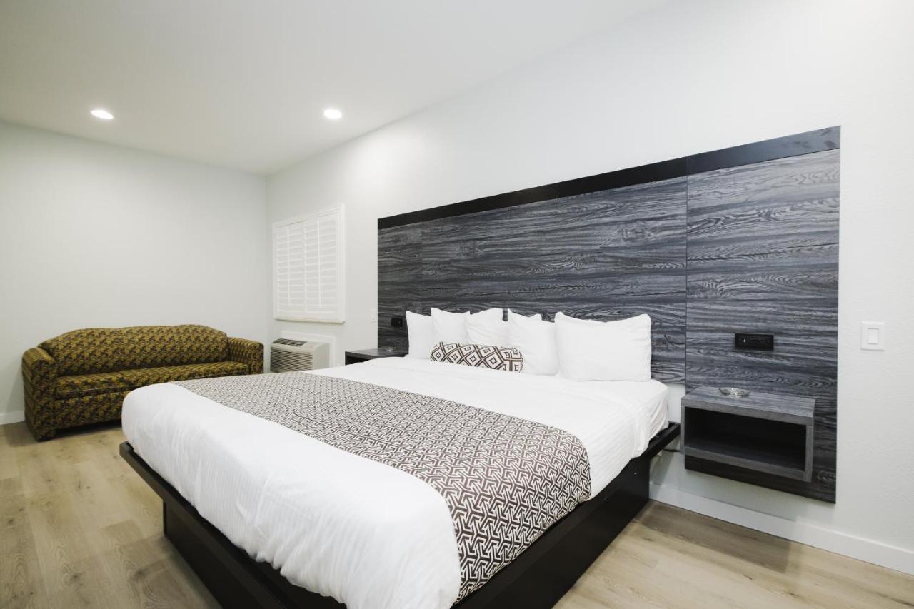 Sapphire Inn & Suites Deer Park Kültér fotó