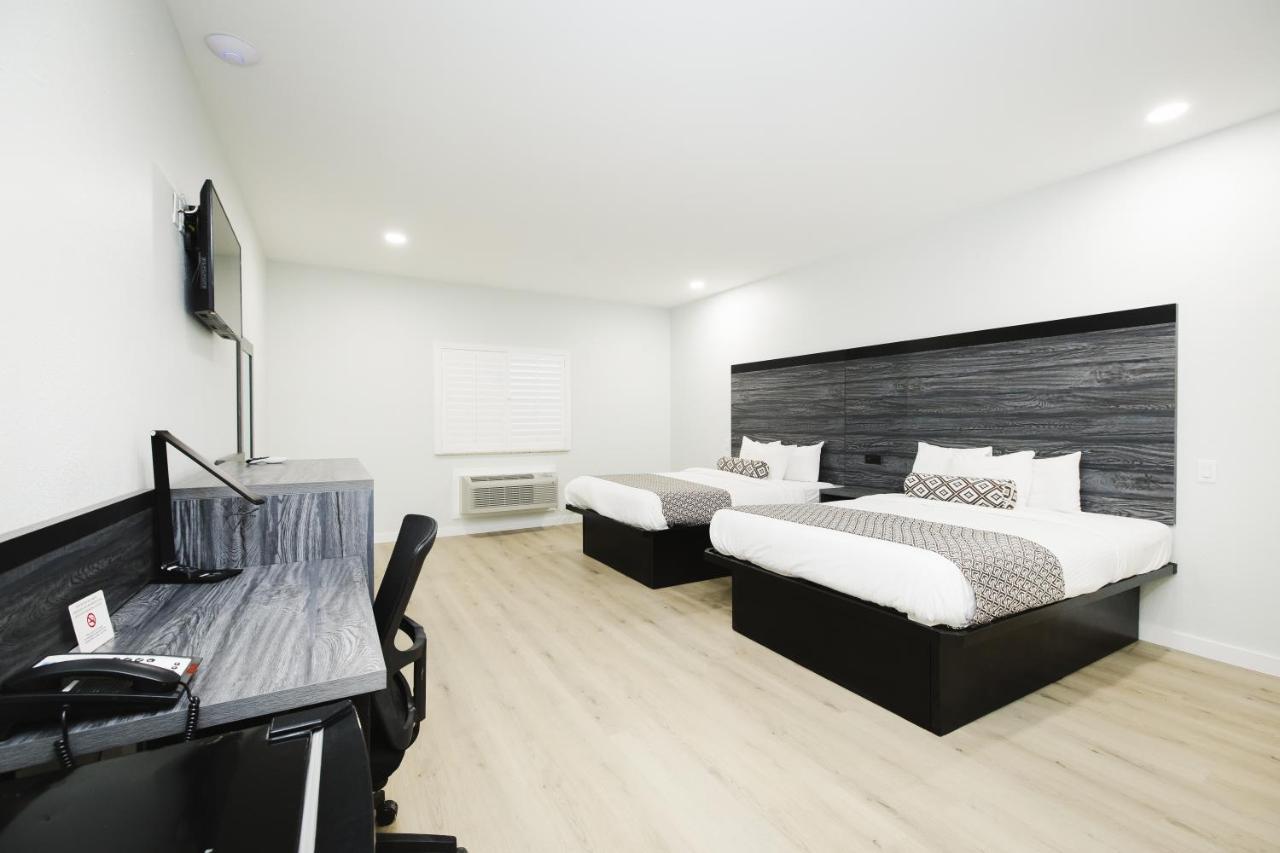 Sapphire Inn & Suites Deer Park Kültér fotó