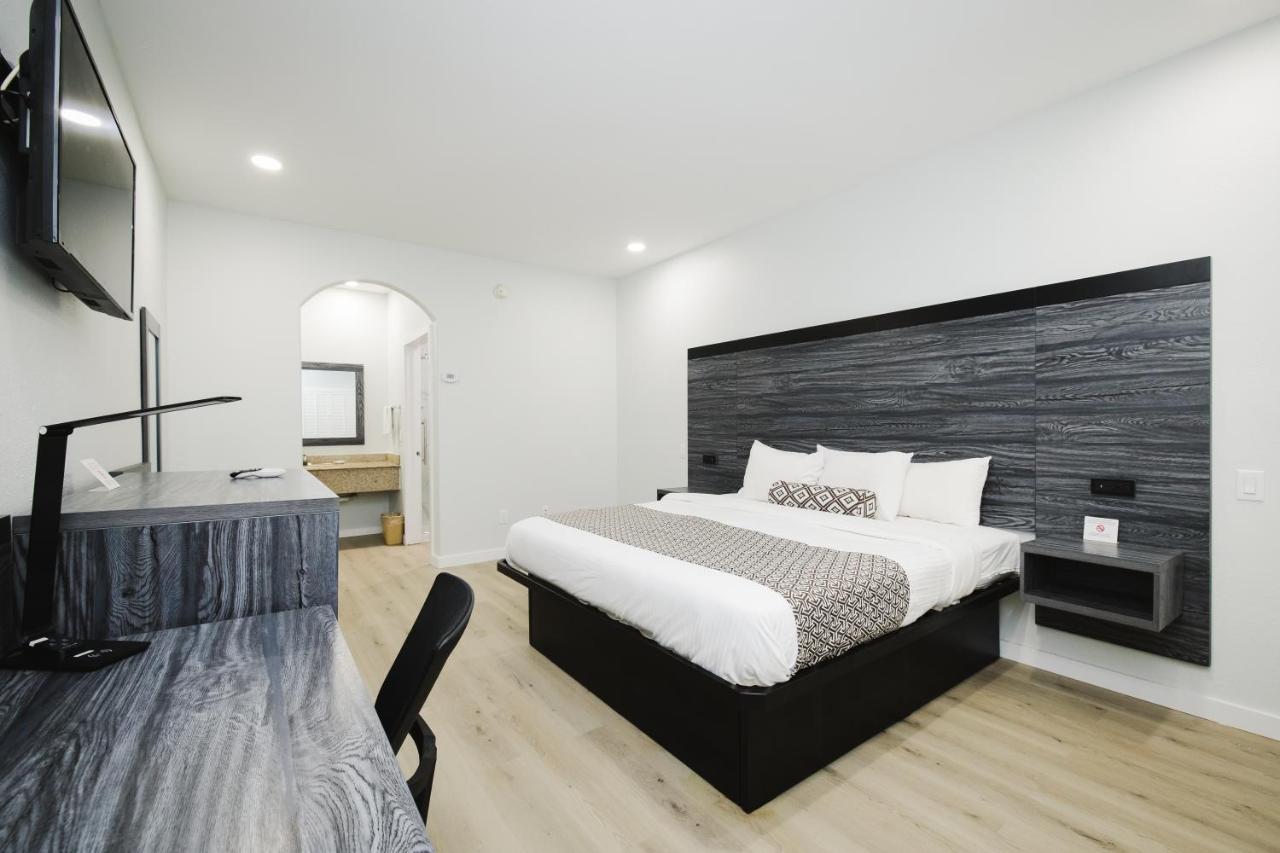 Sapphire Inn & Suites Deer Park Kültér fotó