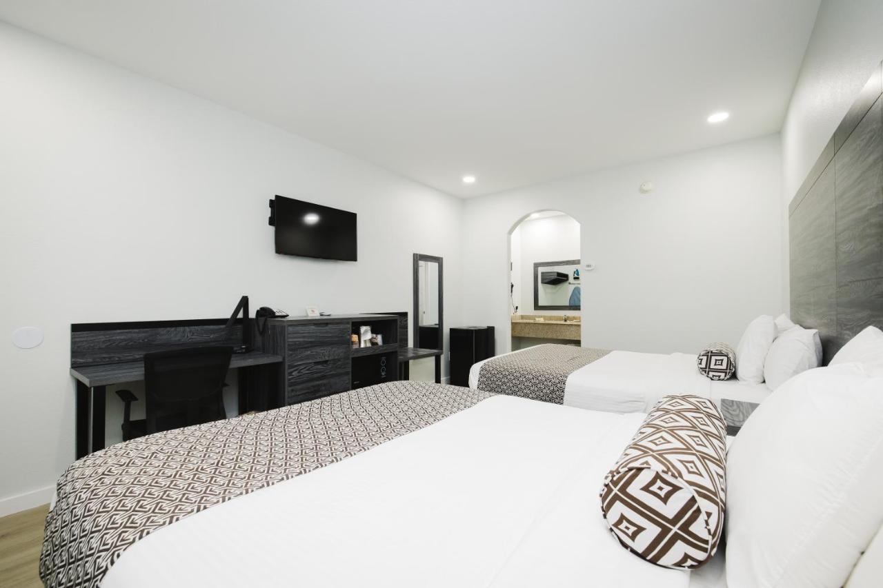 Sapphire Inn & Suites Deer Park Kültér fotó
