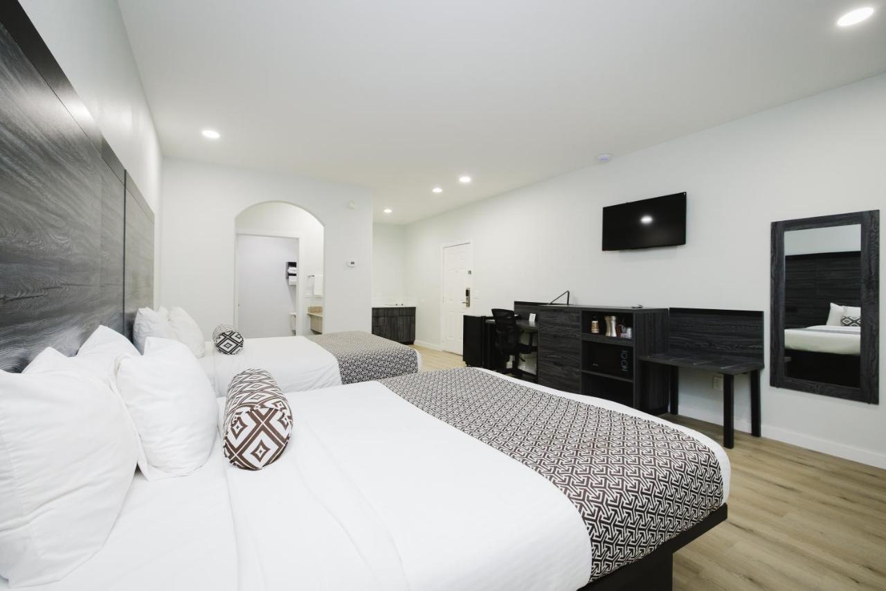 Sapphire Inn & Suites Deer Park Kültér fotó
