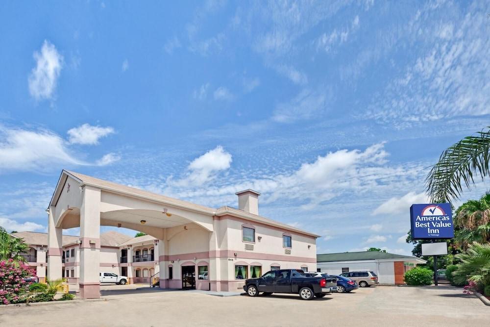 Sapphire Inn & Suites Deer Park Kültér fotó